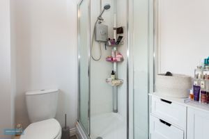 En-suite- click for photo gallery